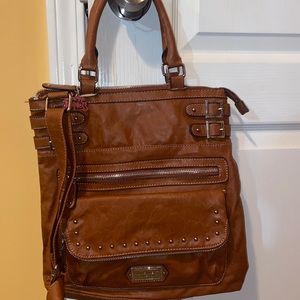 Crossbody bag many pockets to fit